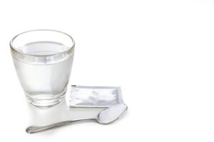 Electrolyte drink for morning sickness consisting of coconut water and salt